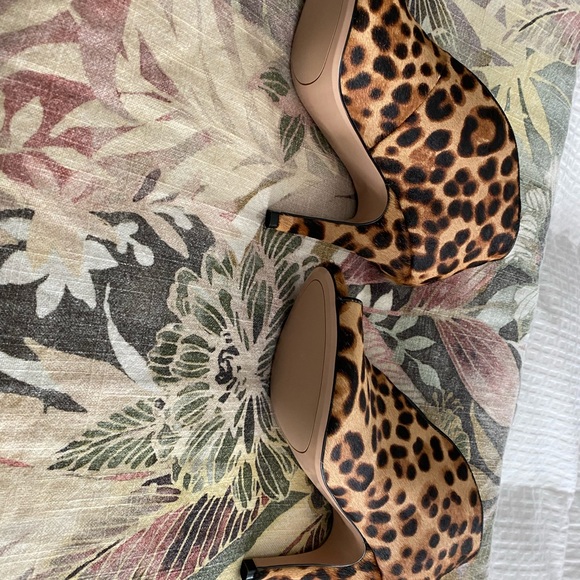 Leopard booties NWTIB  size 8M - Picture 5 of 6